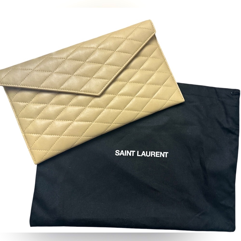 ✨✨YSL QUILTED ENVELOPE CLUTCH✨✨